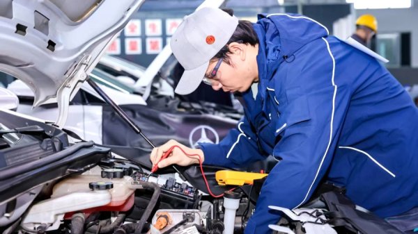 秦安配资 沿沪宁产业创新带汽修高手同场切磋，从业20年老师傅直呼“压力大”